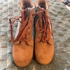 Sorel Evie Tan Suede Lace-Up Boots